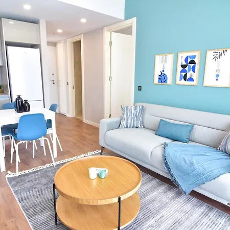 13th Floor Brand New Cozy 2br With Balcony شقة