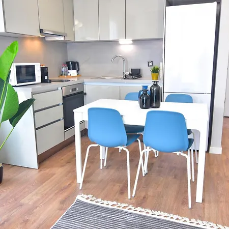 13th Floor Brand New Cozy 2br With Balcony